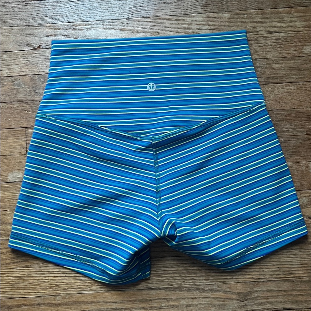NWT Lululemon Align 4” Short - Picture 4 of 4